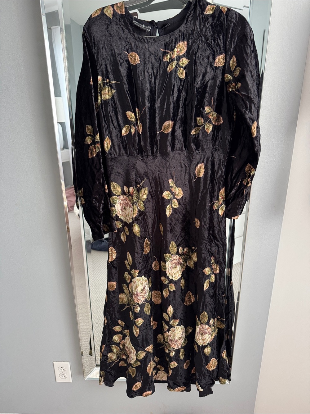 Nostalgia Black Velvet dress with Textured Finish. New. L